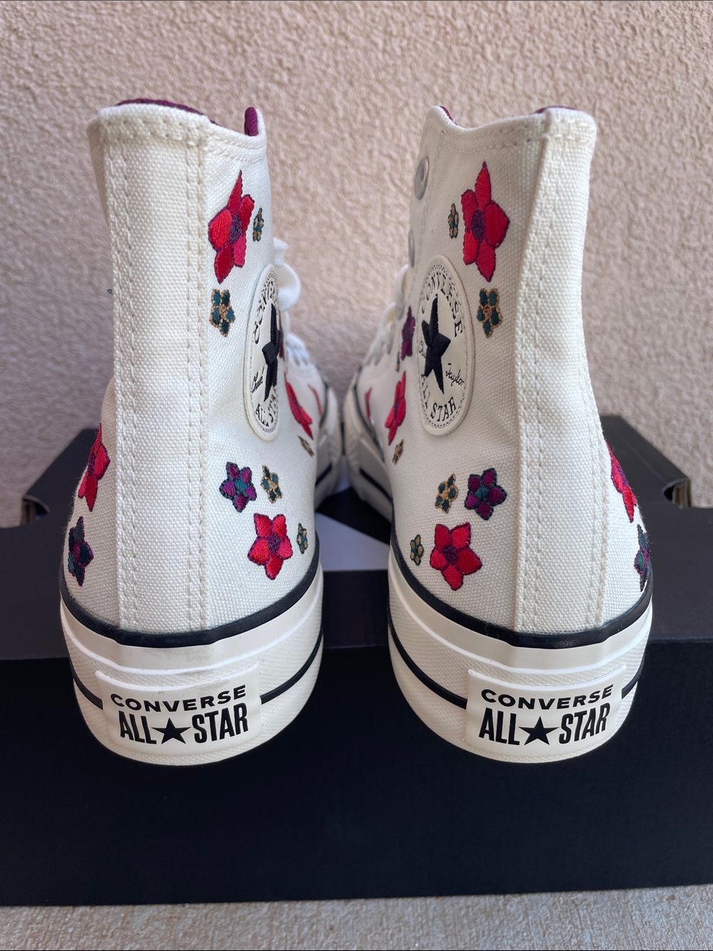 NEW Converse Chuck Taylor All Star Lift Platform Embroidered Flowers - size 8 - Picture 4 of 7